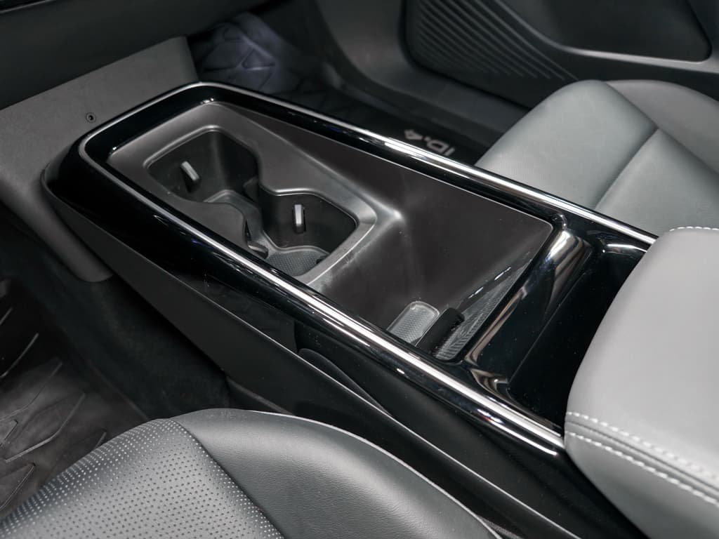 2023 Volkswagen ID.4 view 20