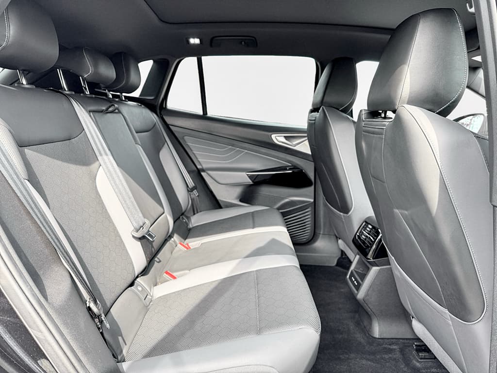 2023 Volkswagen ID.4 view 21
