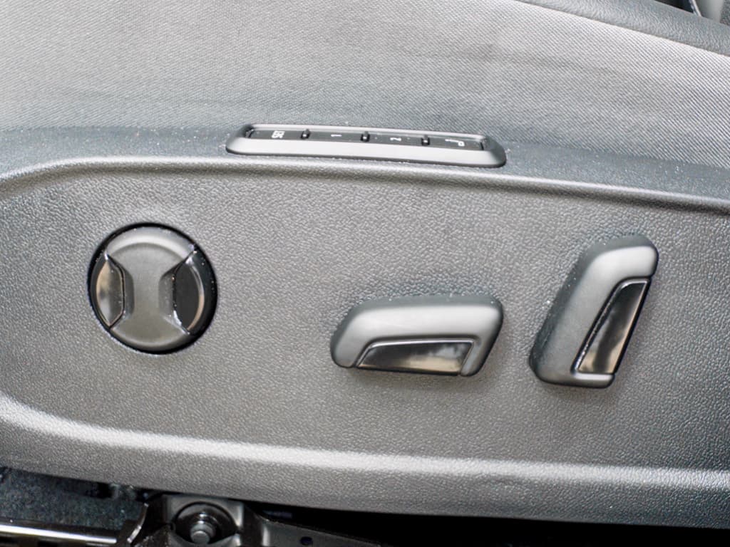 2023 Volkswagen ID.4 view 6