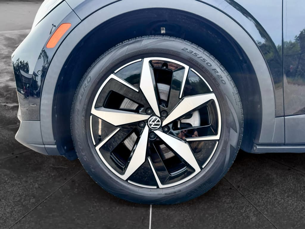 2023 Volkswagen ID.4 view 28