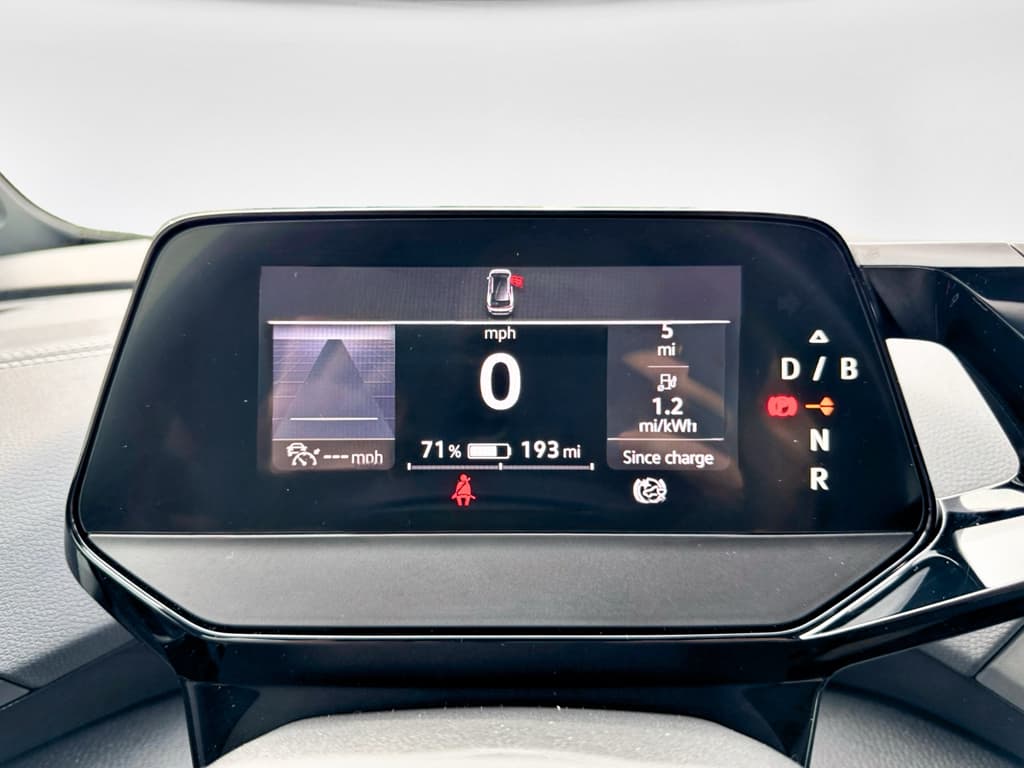 2023 Volkswagen ID.4 view 9