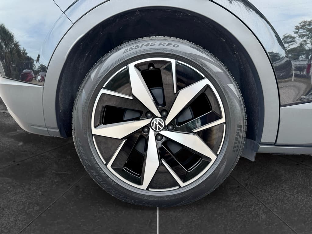 2023 Volkswagen ID.4 view 32