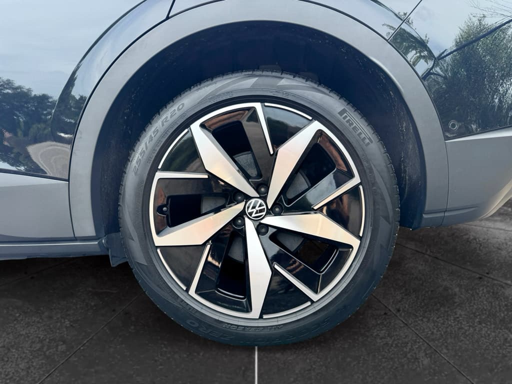 2023 Volkswagen ID.4 view 30