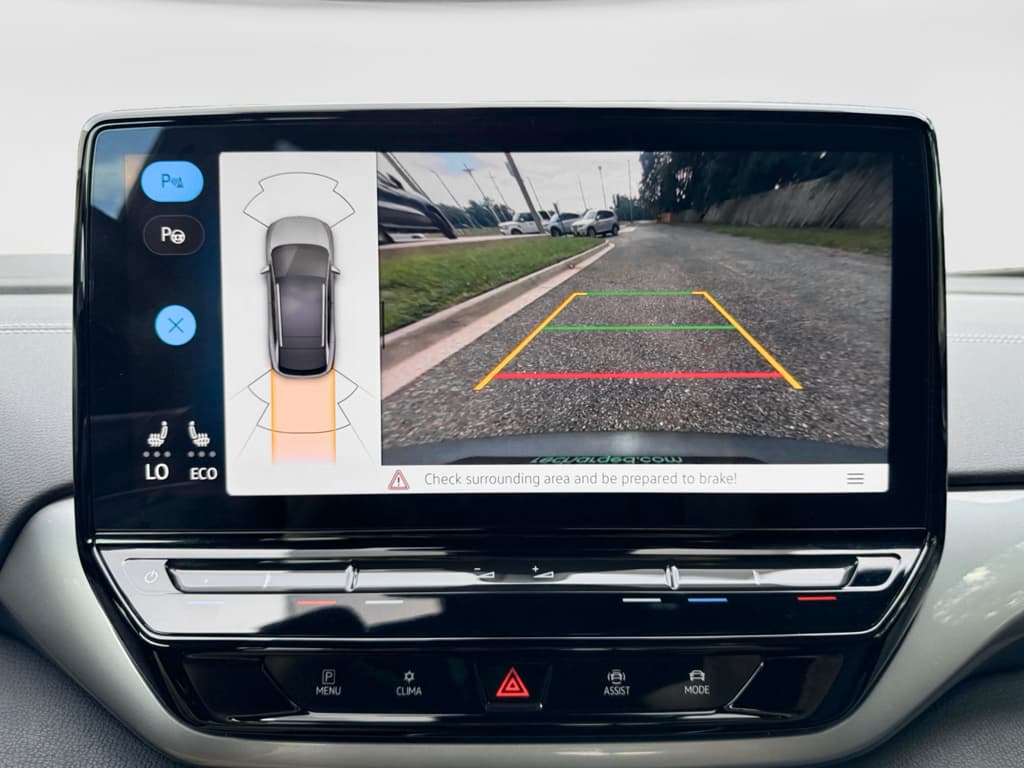 2023 Volkswagen ID.4 view 13