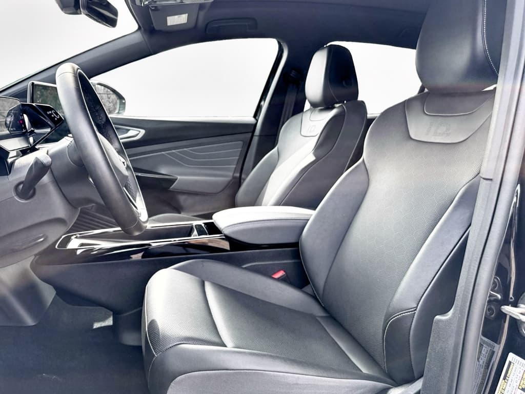 2023 Volkswagen ID.4 view 16