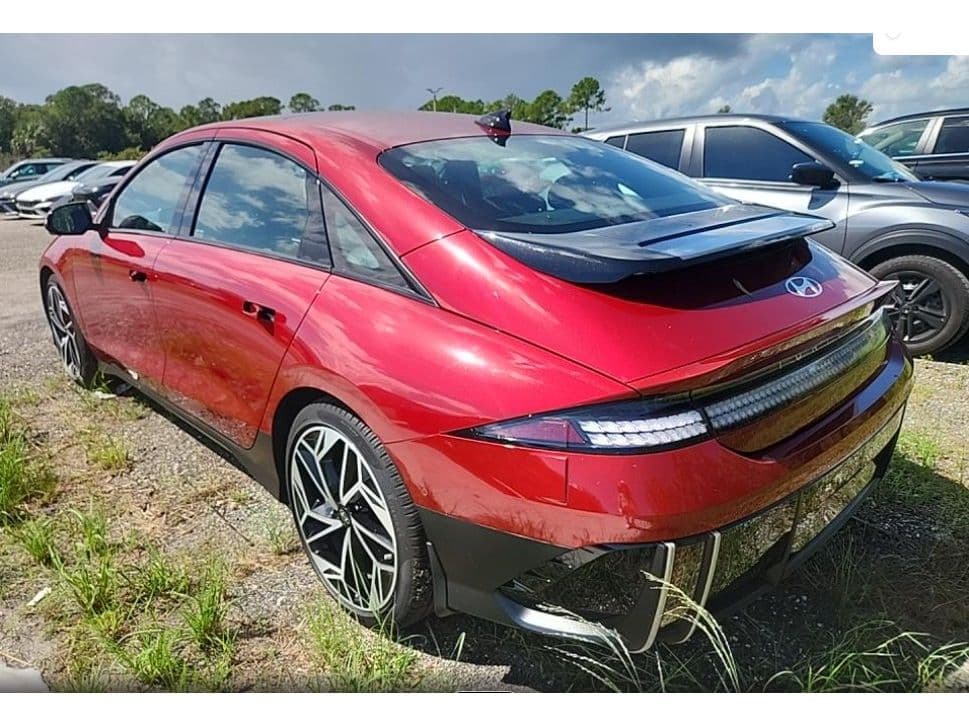 2023 Hyundai IONIQ 6 view 2