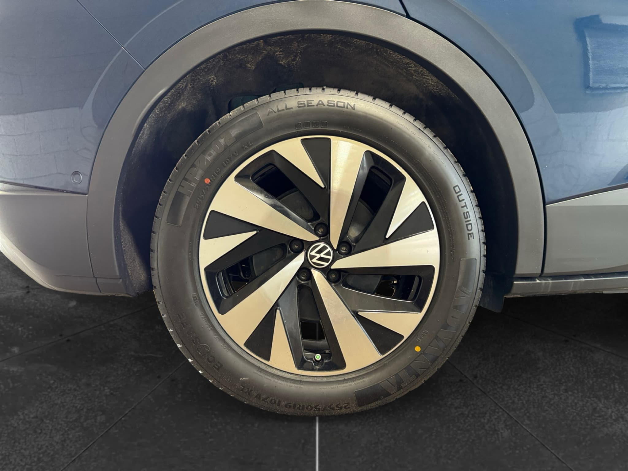 2023 Volkswagen ID.4 view 36