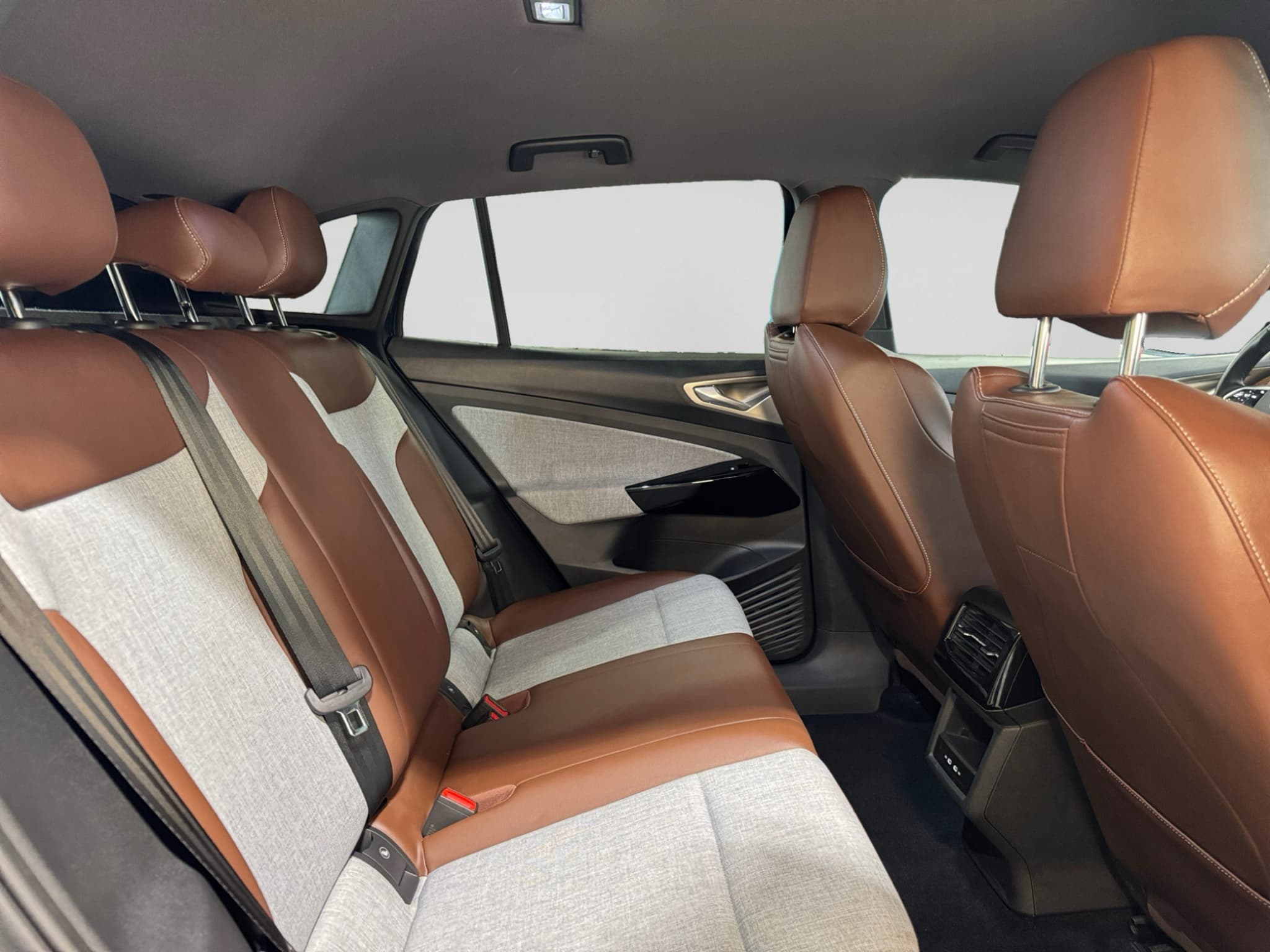 2023 Volkswagen ID.4 view 23