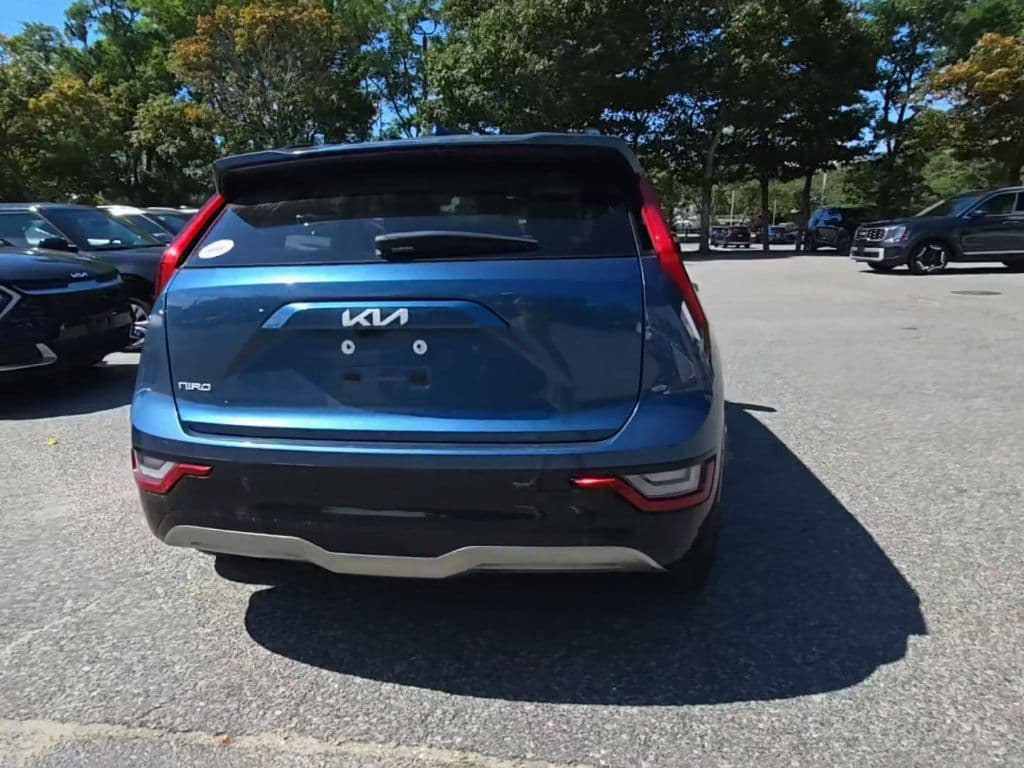 2023 Kia Niro EV view 3
