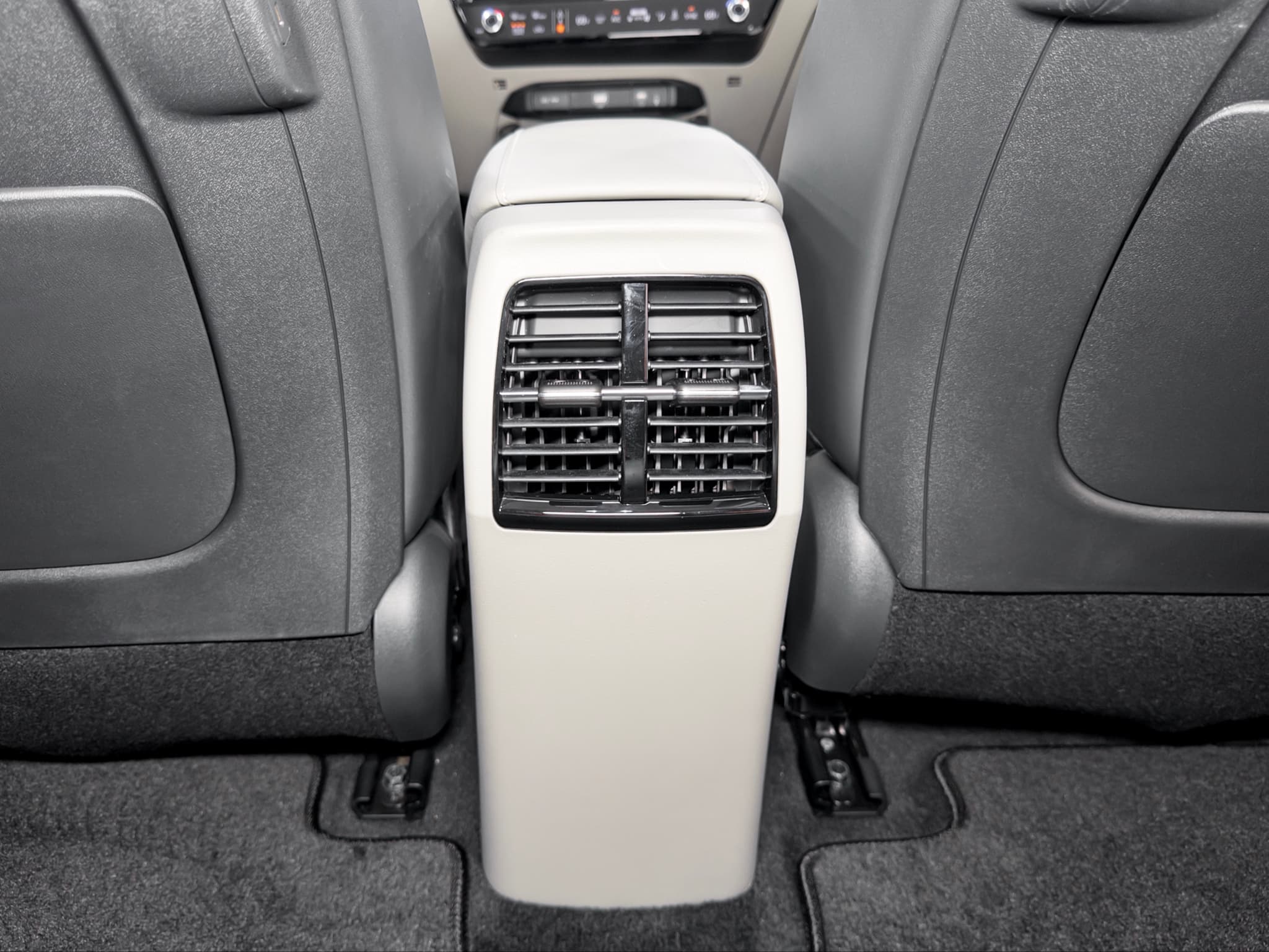 2023 Kia Niro EV view 21