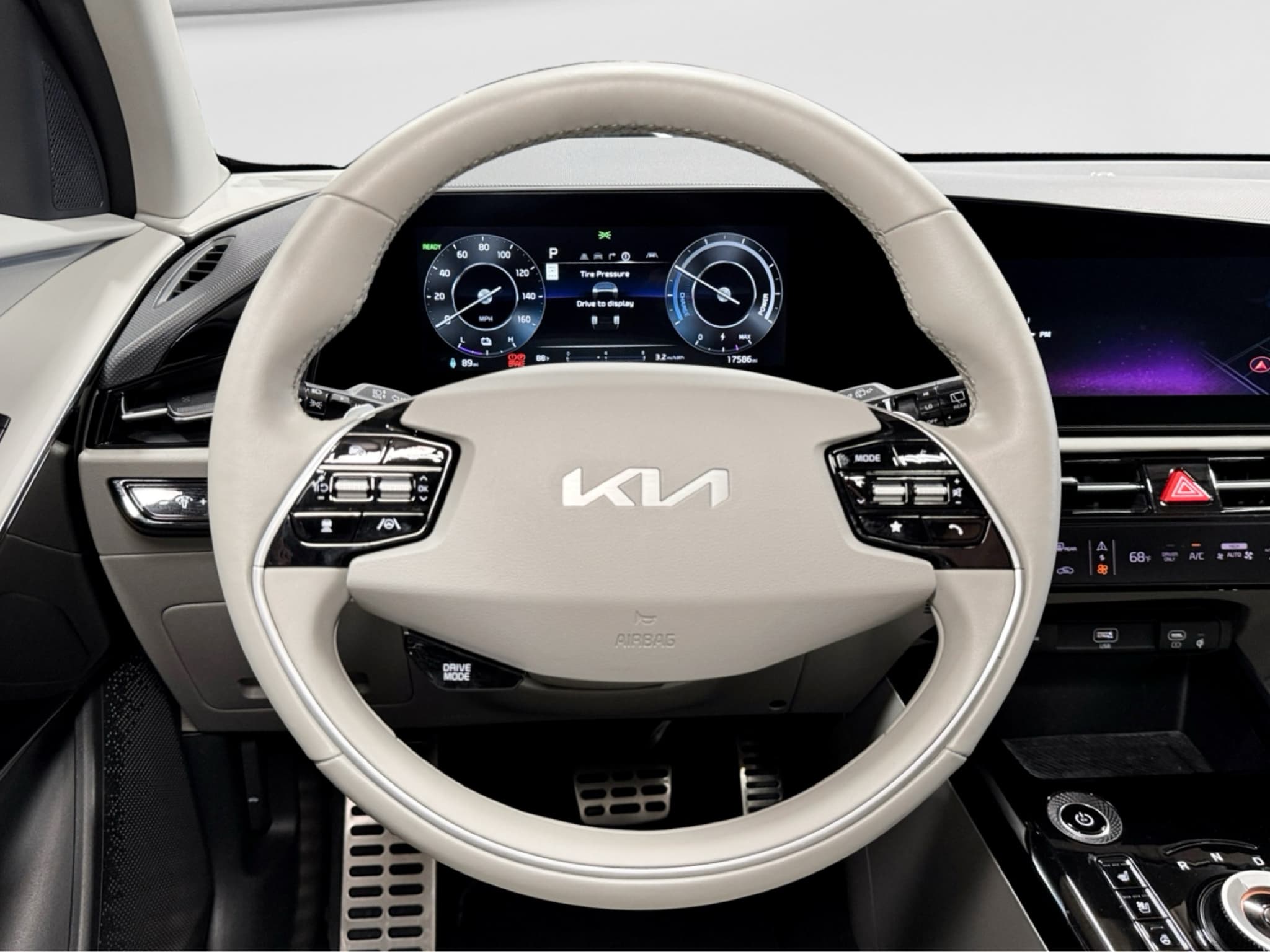 2023 Kia Niro EV view 8