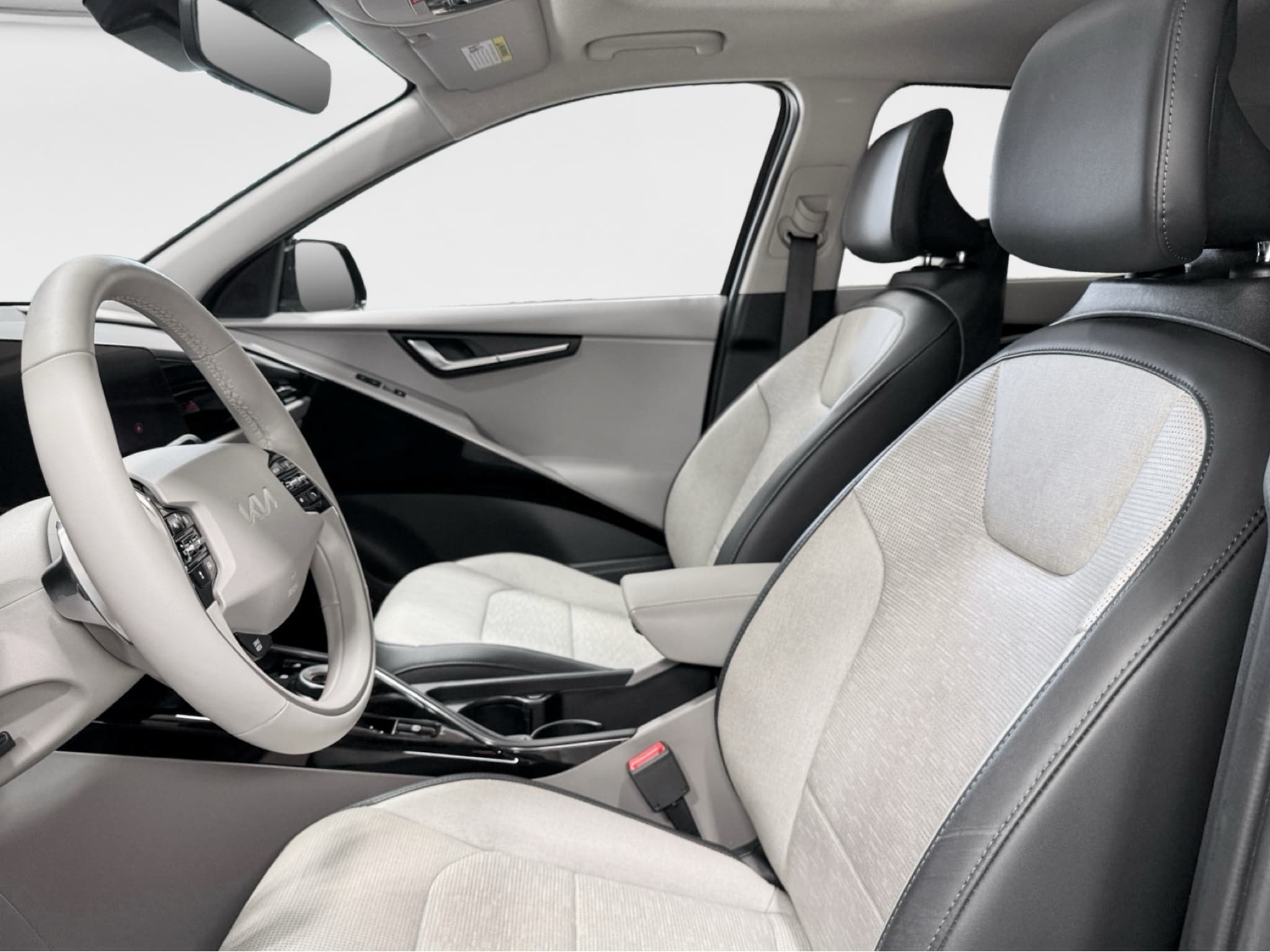 2023 Kia Niro EV view 17
