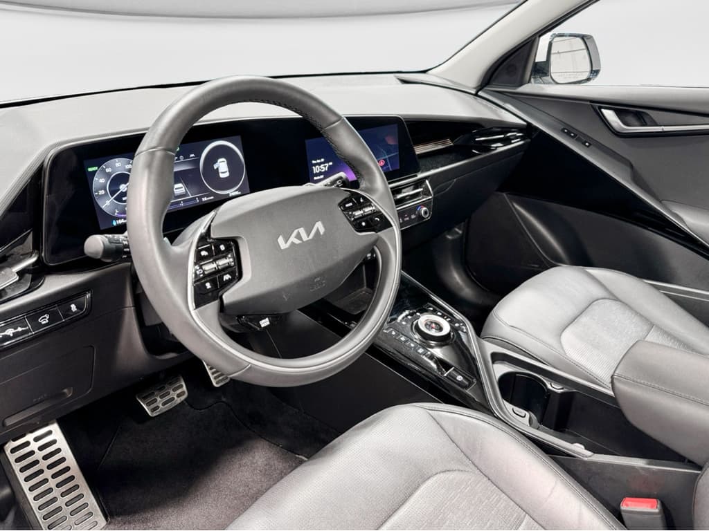 2023 Kia Niro EV view 18