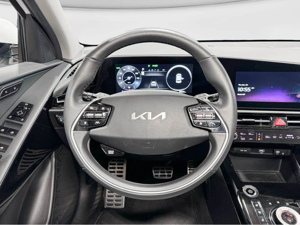 2023 Kia Niro EV view 9
