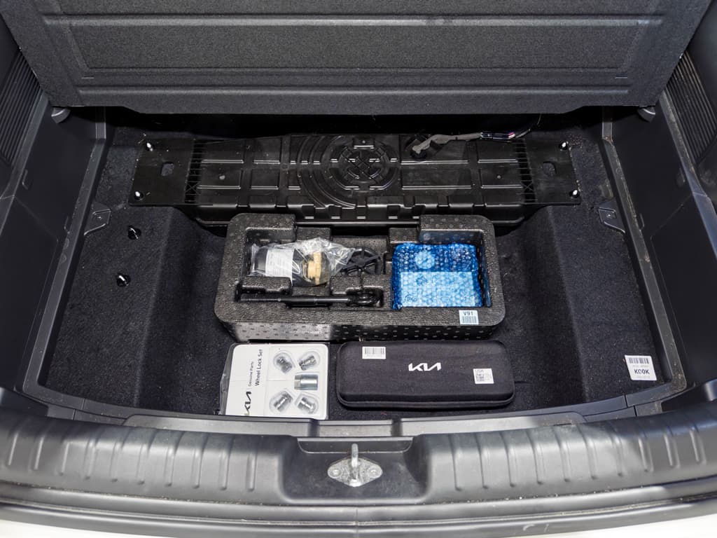 2023 Kia Niro EV view 28