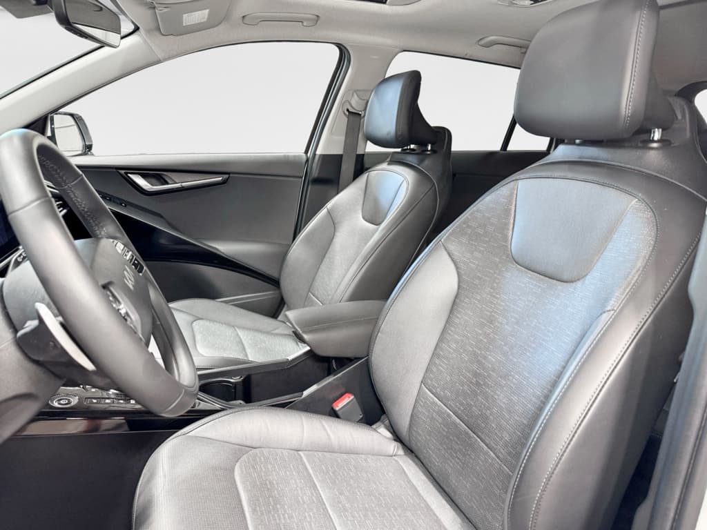 2023 Kia Niro EV view 17