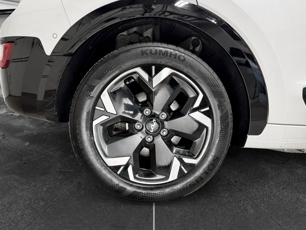 2023 Kia Niro EV view 37