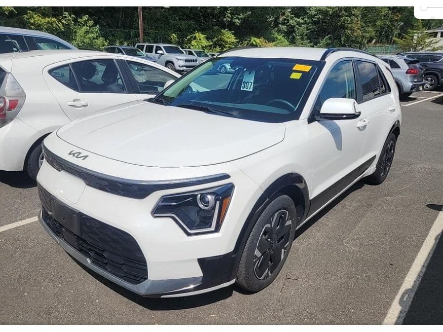 2023 Kia Niro EV view 5