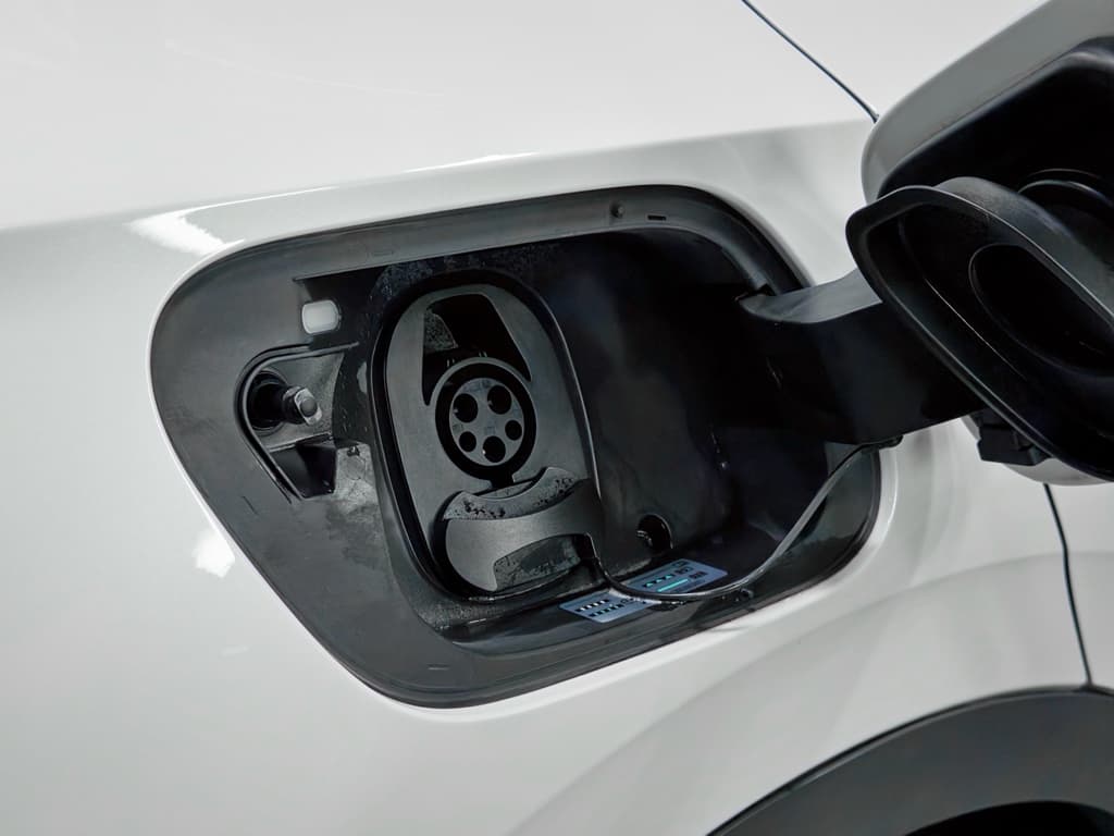 2023 Volkswagen ID.4 view 5