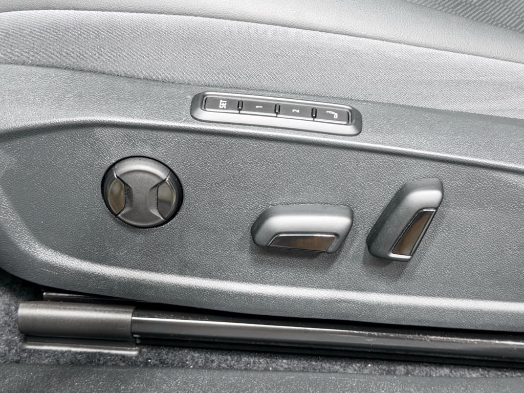 2023 Volkswagen ID.4 view 6