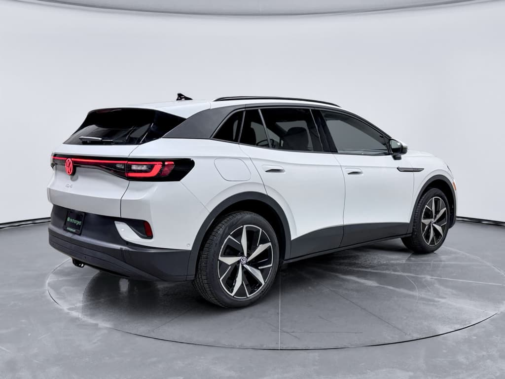 2023 Volkswagen ID.4 view 3