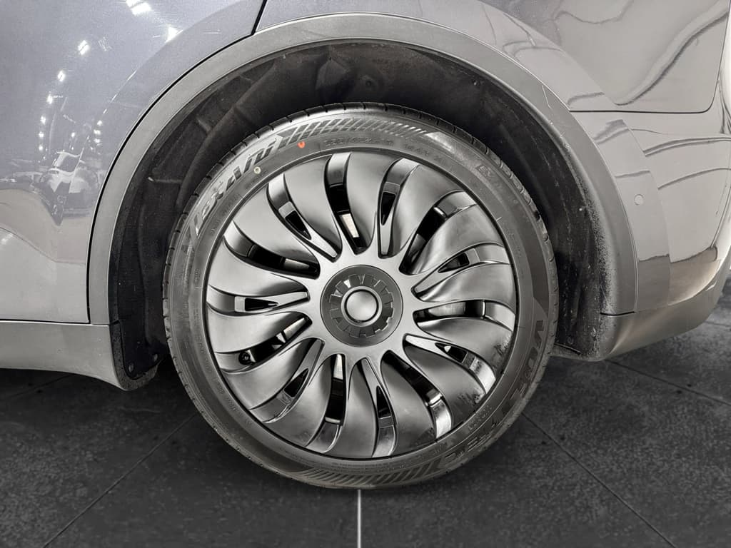 2020 Tesla Model Y view 31