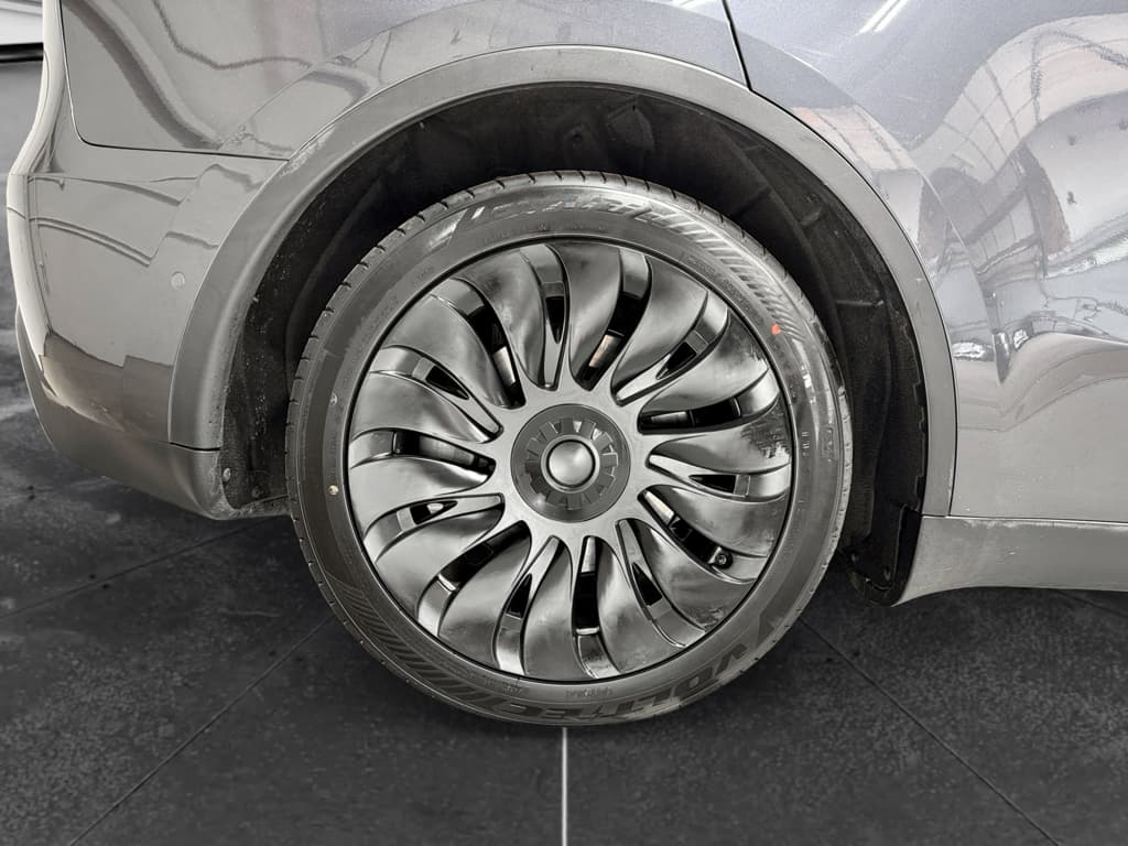 2020 Tesla Model Y view 35