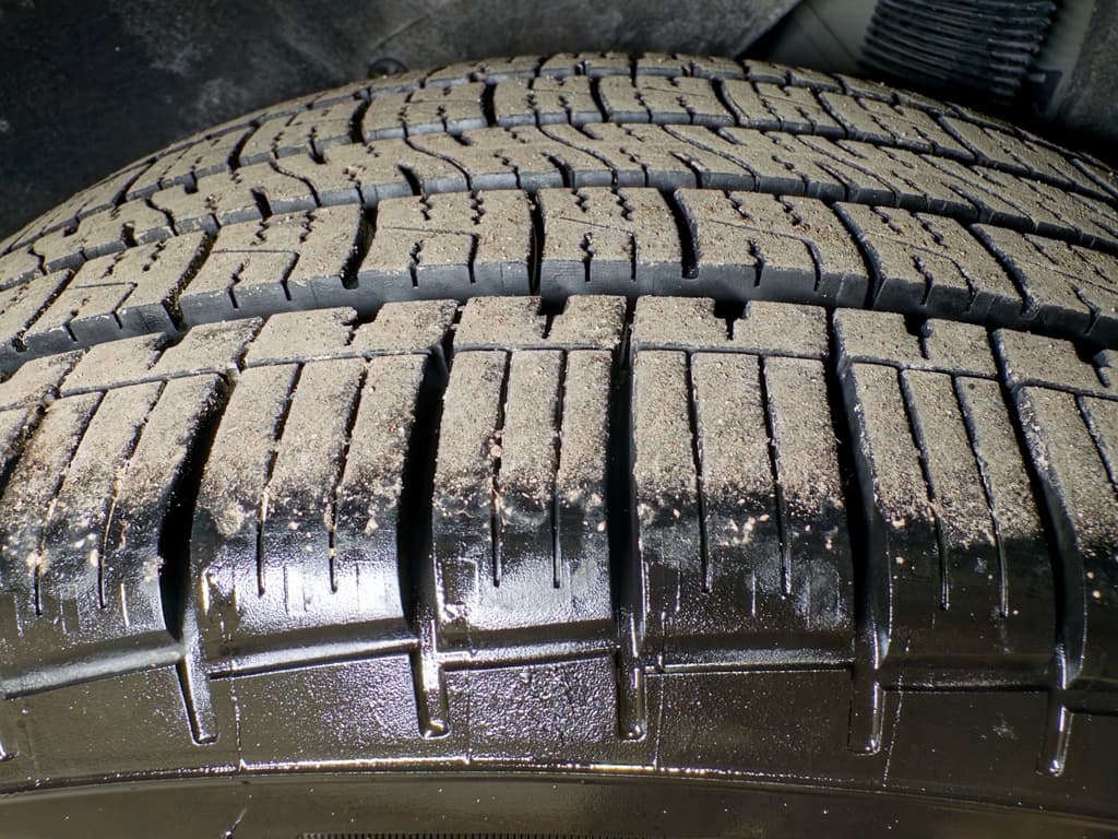 2023 Tesla Model Y view 36