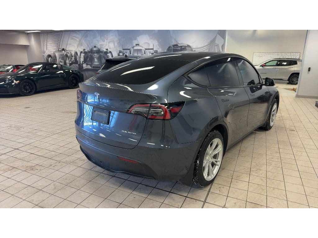 2023 Tesla Model Y view 3