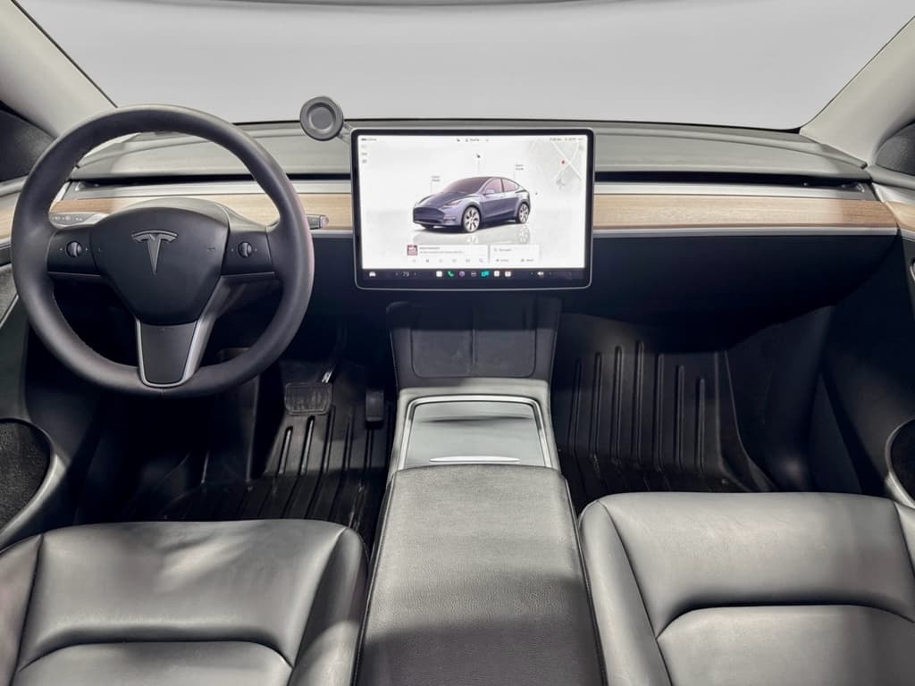 2023 Tesla Model Y view 14