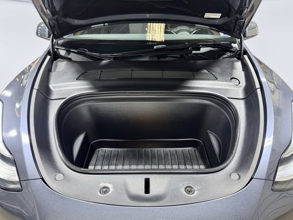 2023 Tesla Model Y view 23