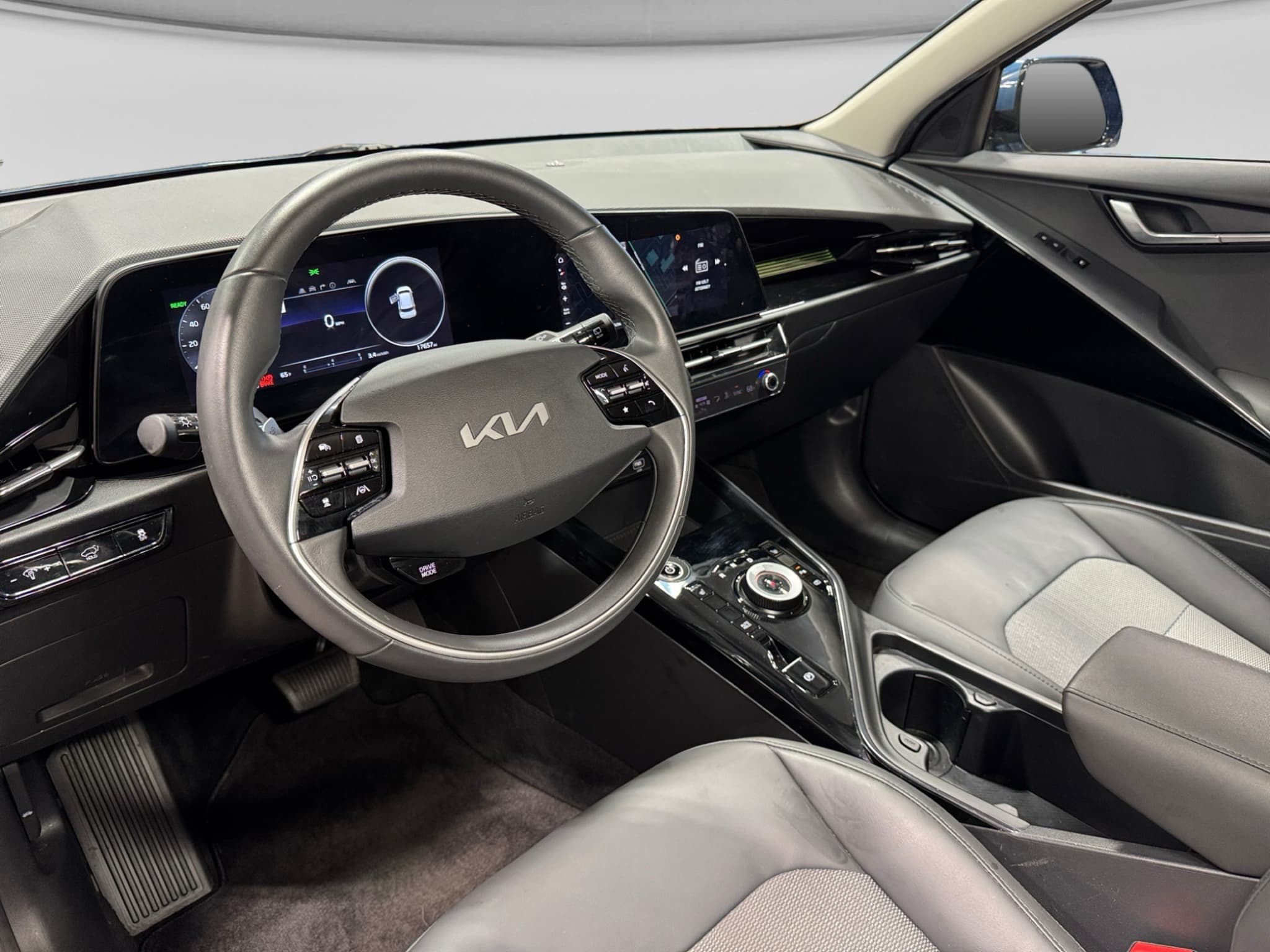 2023 Kia Niro EV view 18