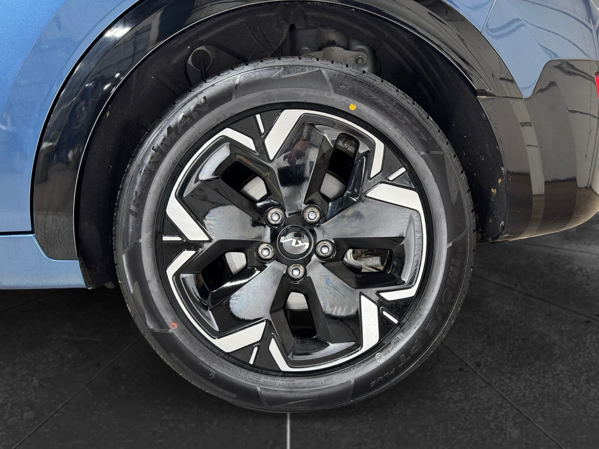 2023 Kia Niro EV view 33