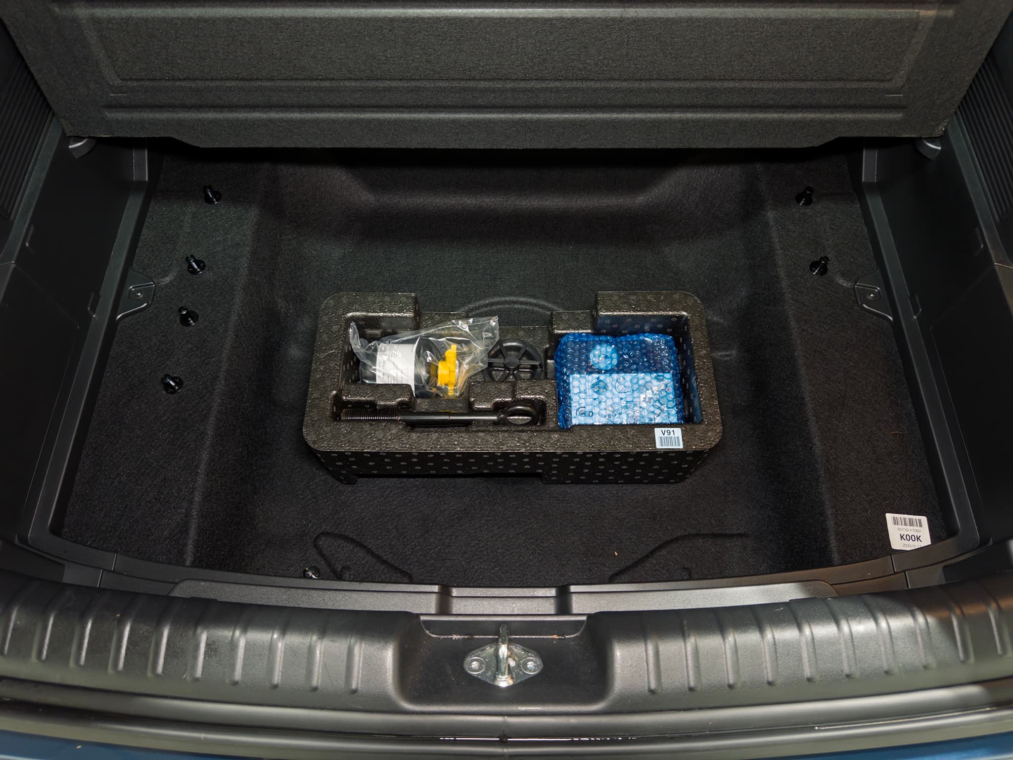 2023 Kia Niro EV view 28