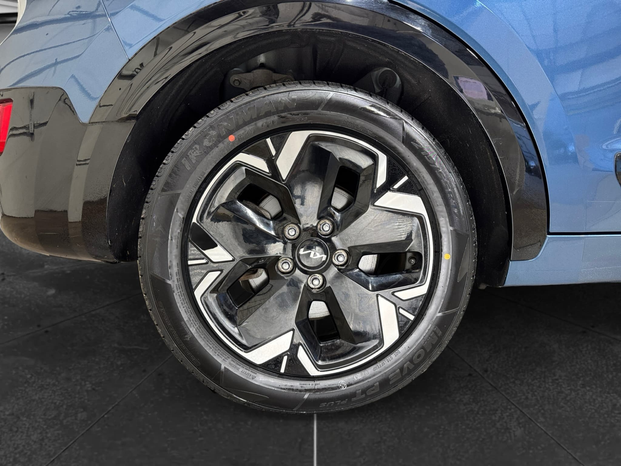 2023 Kia Niro EV view 35