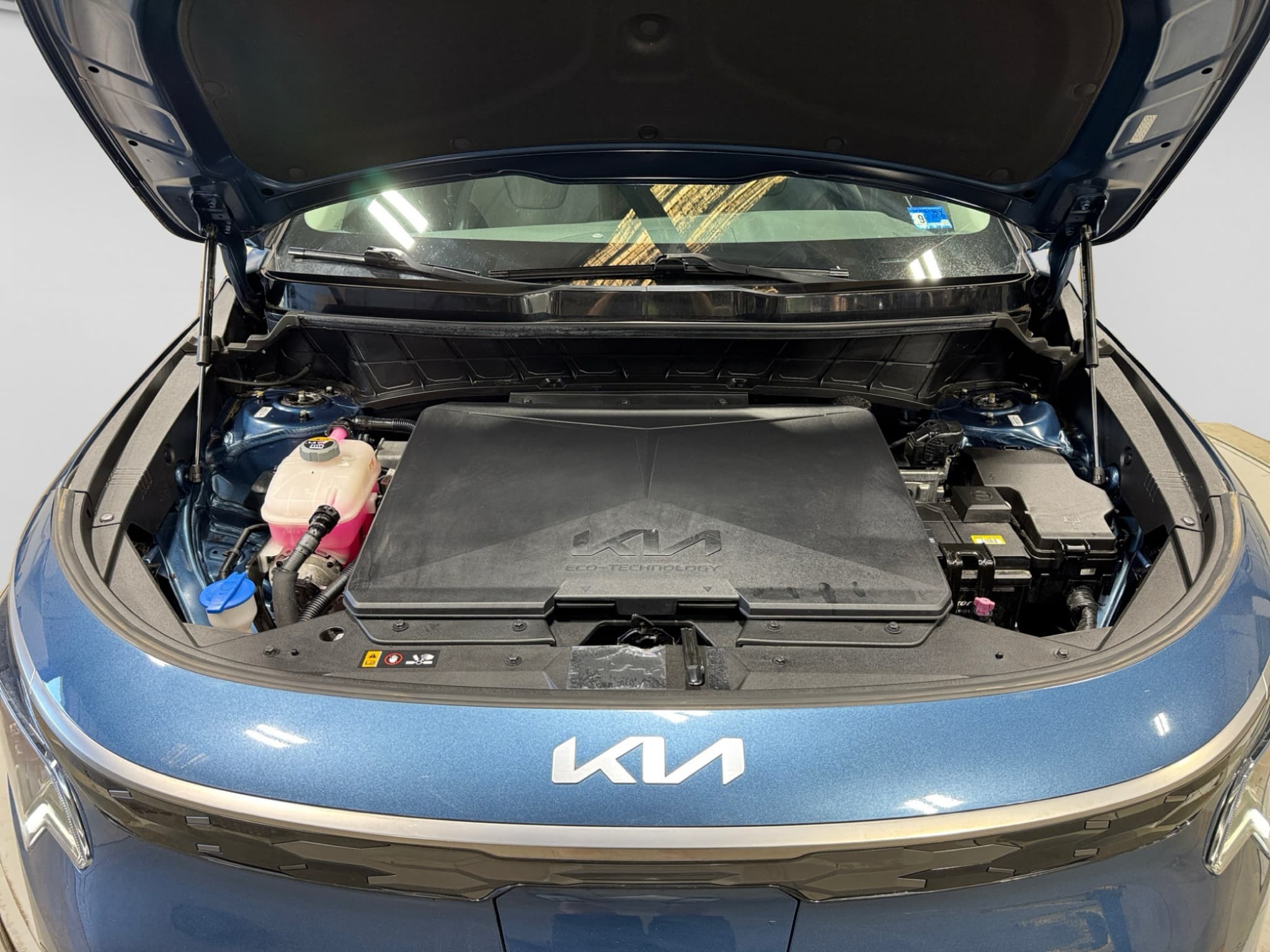 2023 Kia Niro EV view 25