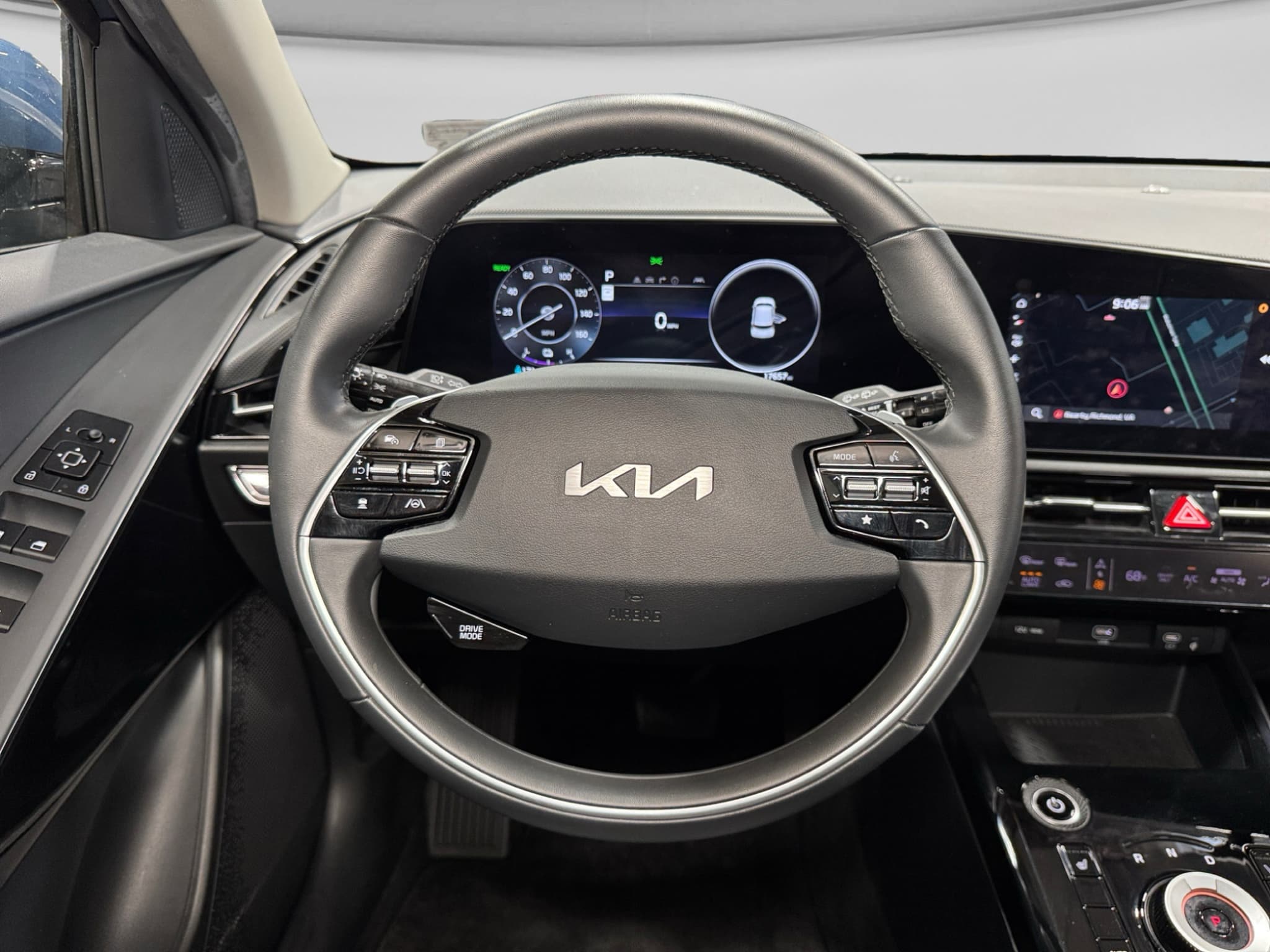 2023 Kia Niro EV view 8