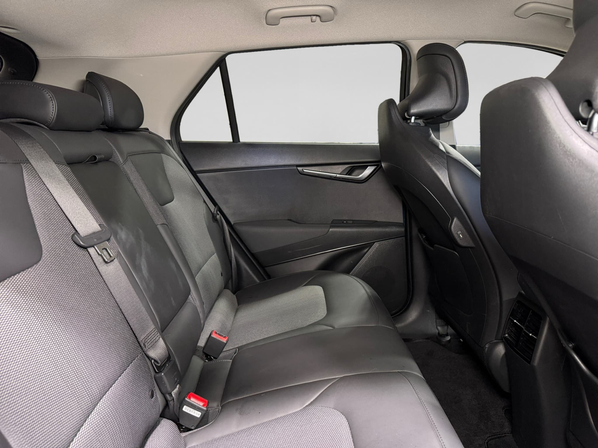 2023 Kia Niro EV view 22