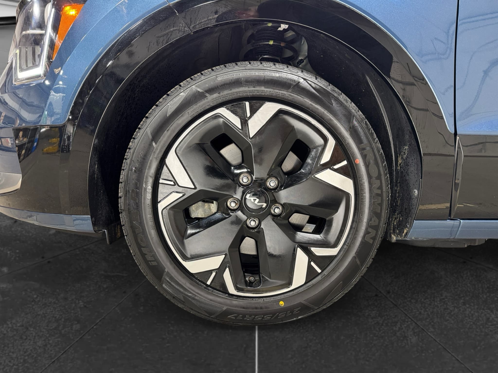 2023 Kia Niro EV view 31