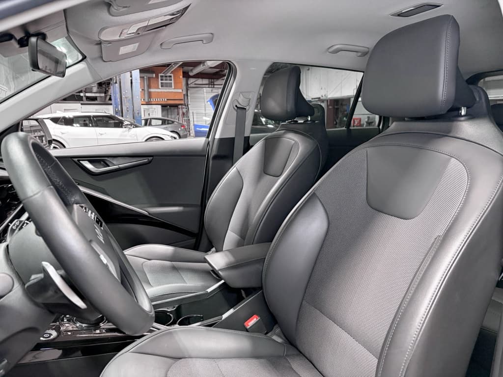 2023 Kia Niro EV view 17