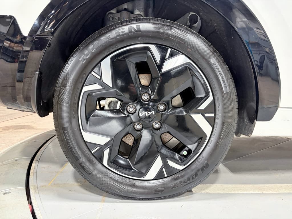 2023 Kia Niro EV view 35