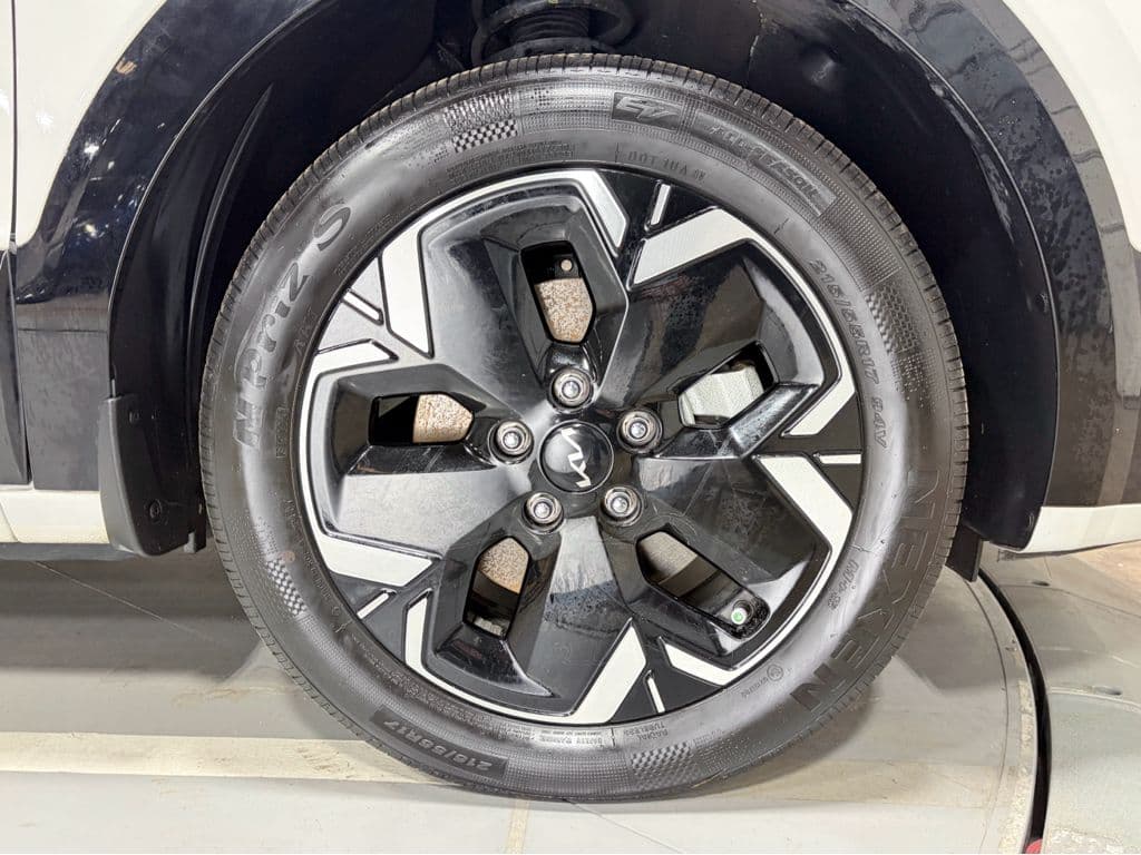 2023 Kia Niro EV view 31