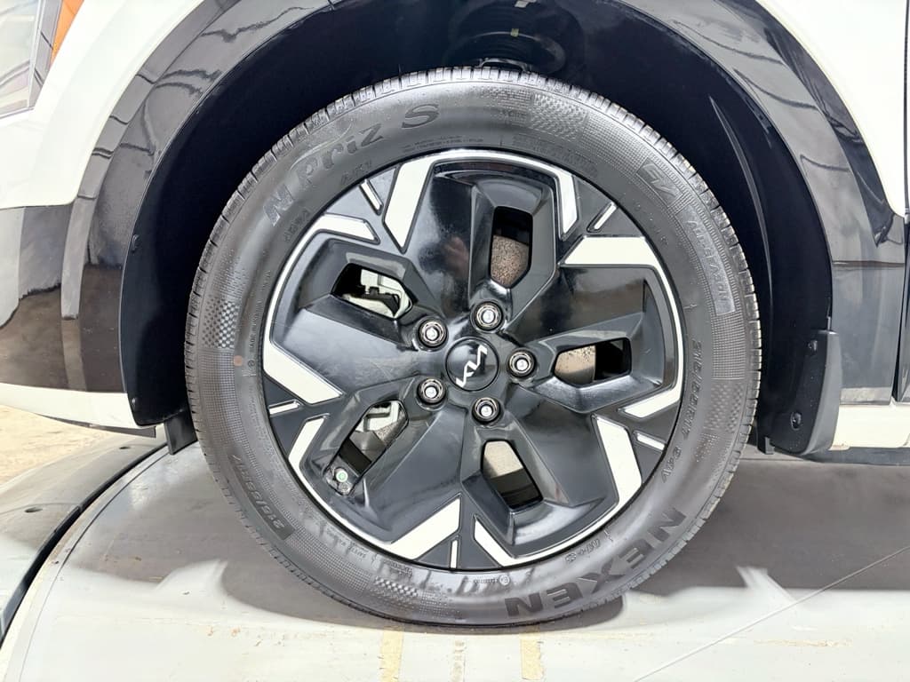 2023 Kia Niro EV view 37