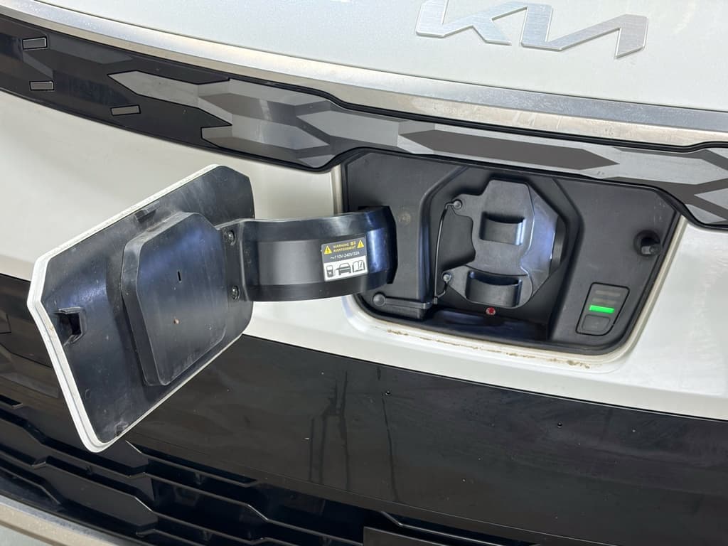 2023 Kia Niro EV view 5