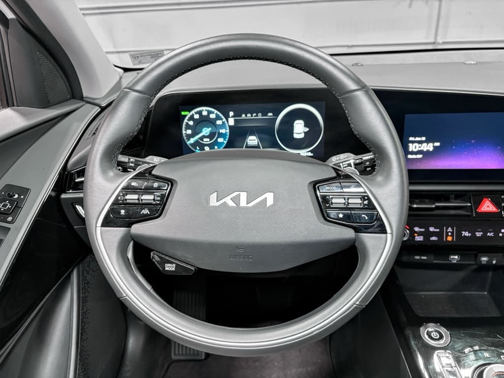 2023 Kia Niro EV view 8