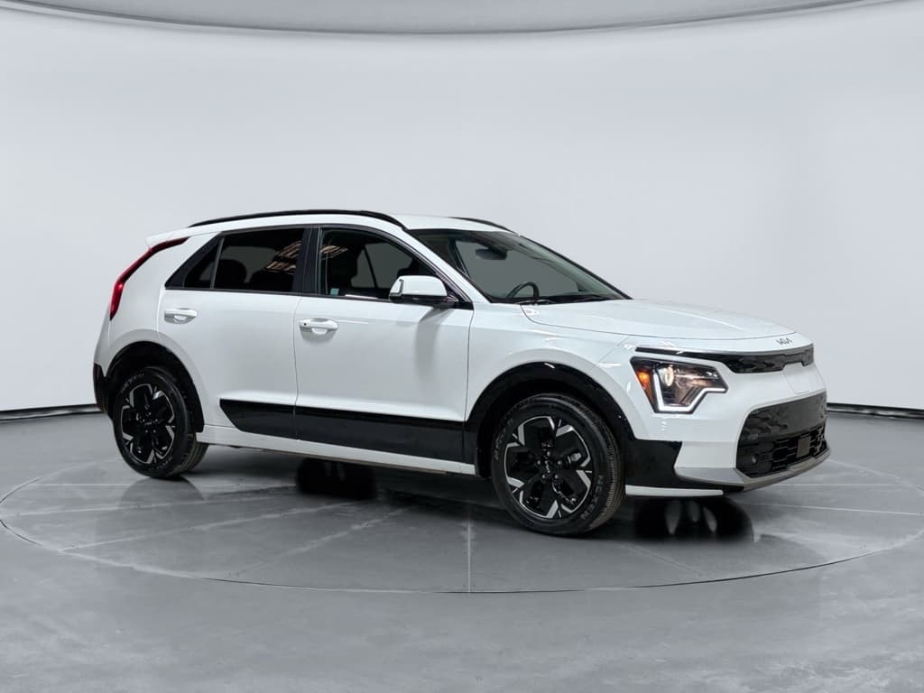 2023 Kia Niro EV view 4