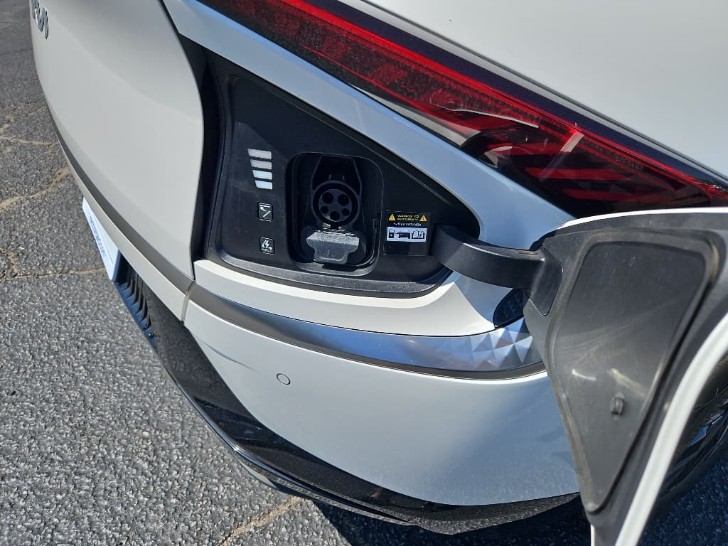 2022 Kia EV6 view 5