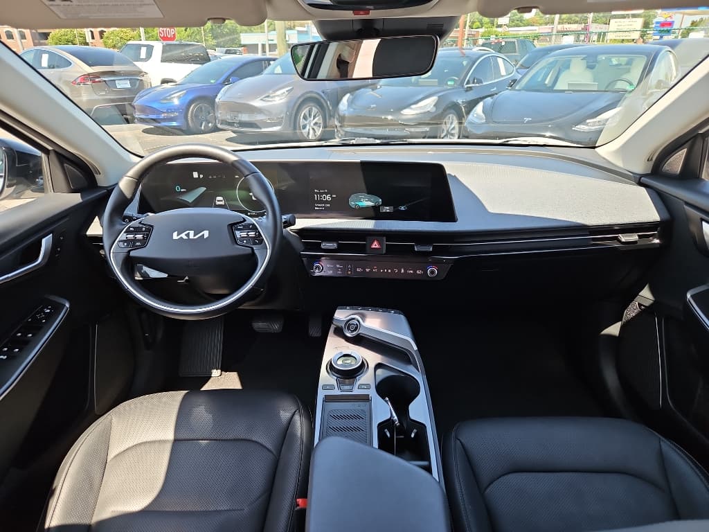 2022 Kia EV6 view 18
