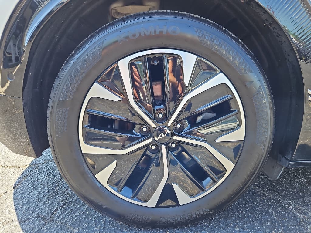 2022 Kia EV6 view 33