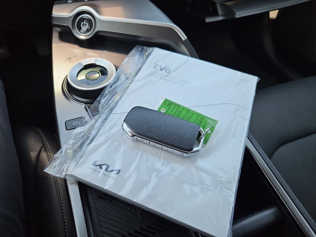 2022 Kia EV6 view 23